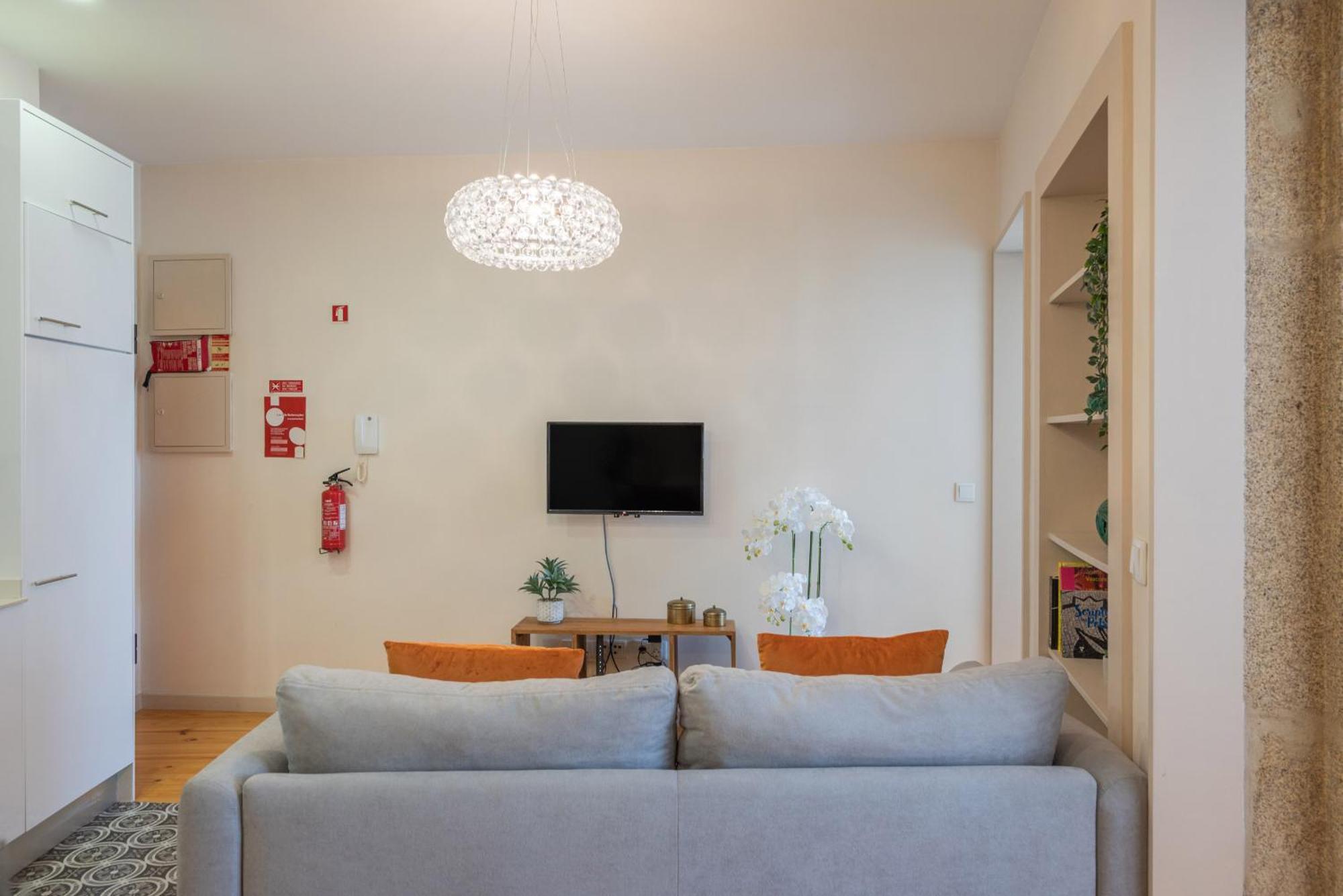 Lovely Charm House Downtown Porto Near Metro With Ac Экстерьер фото
